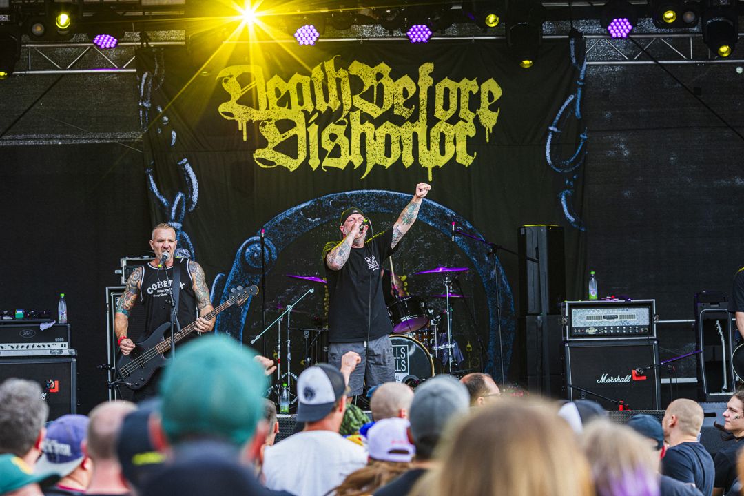 Death Before Dishonor live in Villmar, Germany