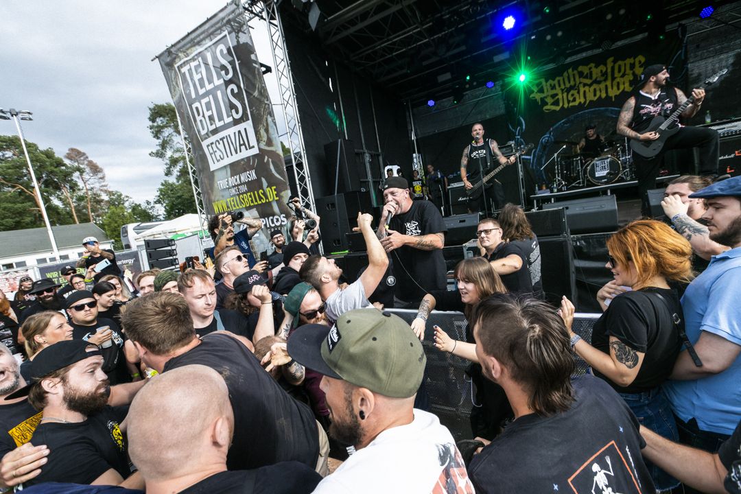 Death Before Dishonor live in Villmar, Germany