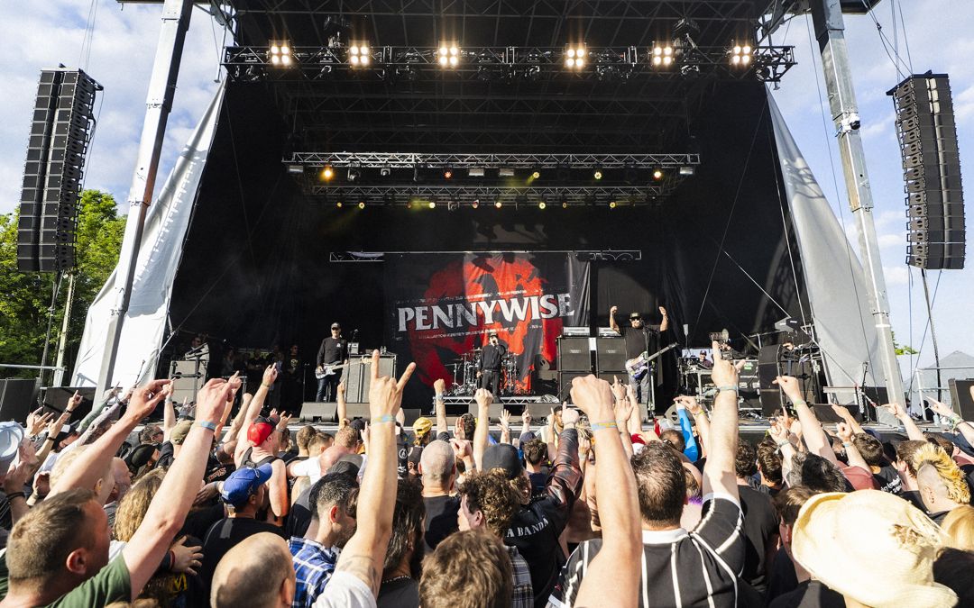 Pennywise live in Hatfield, England