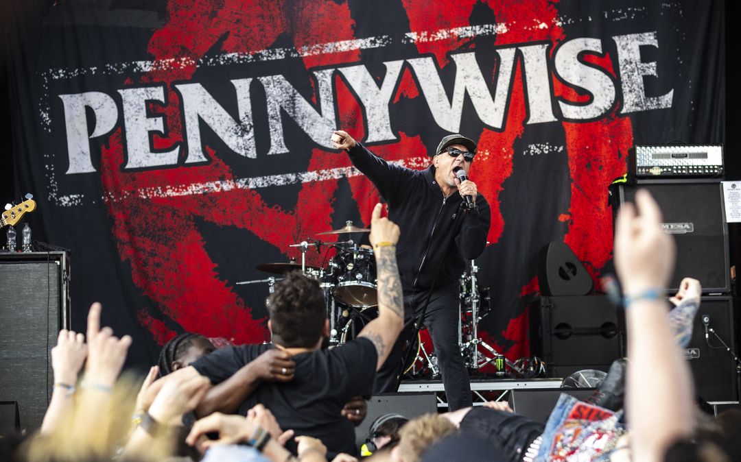 Pennywise live in Hatfield, England