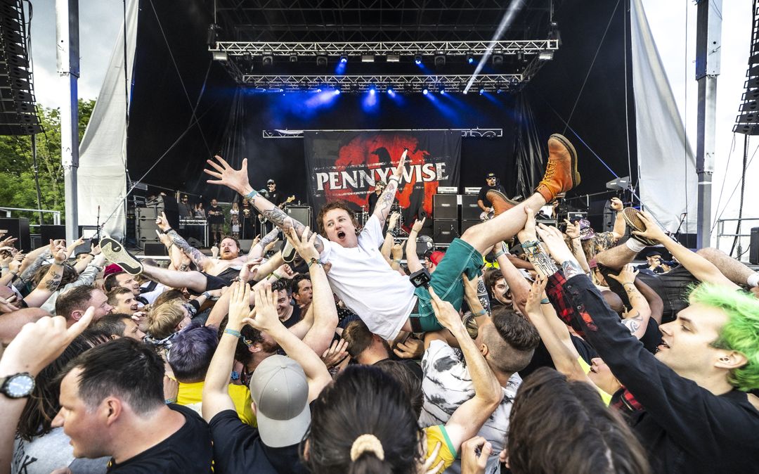 Pennywise live in Hatfield, England