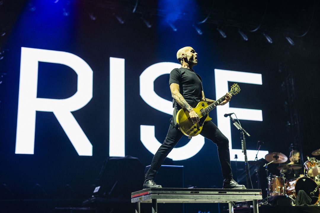 Rise Against live at Farmasi Arena in Rio de Janeiro on extended