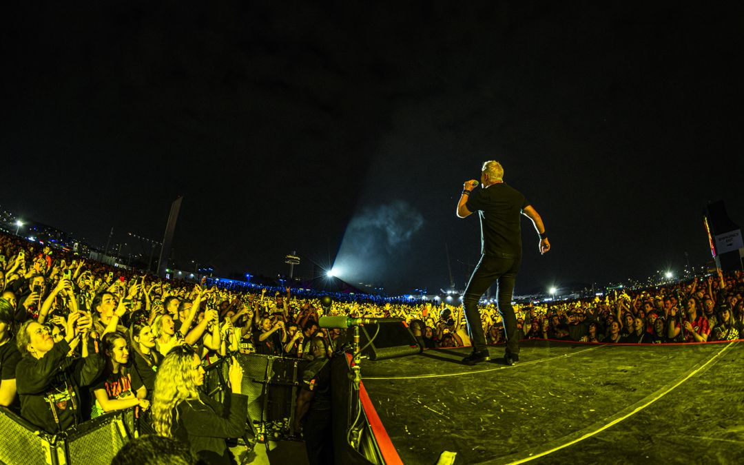 The Offspring live in Dubai, United Arab Emirates