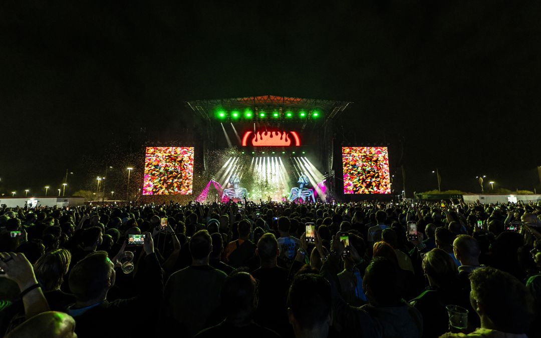 The Offspring live in Dubai, United Arab Emirates