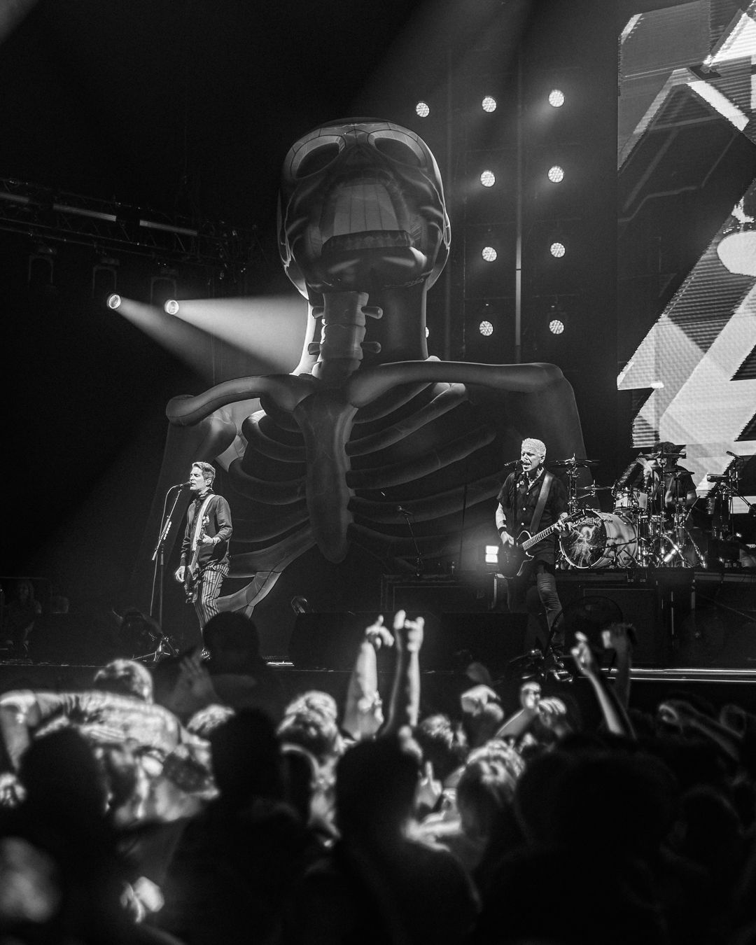 The Offspring live in Kobe, Japan