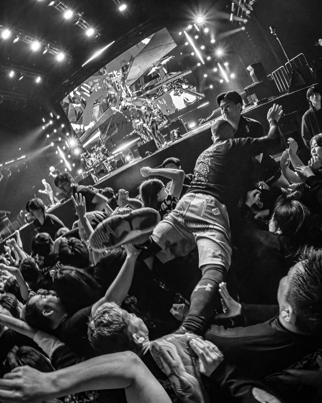The Offspring live in Kobe, Japan