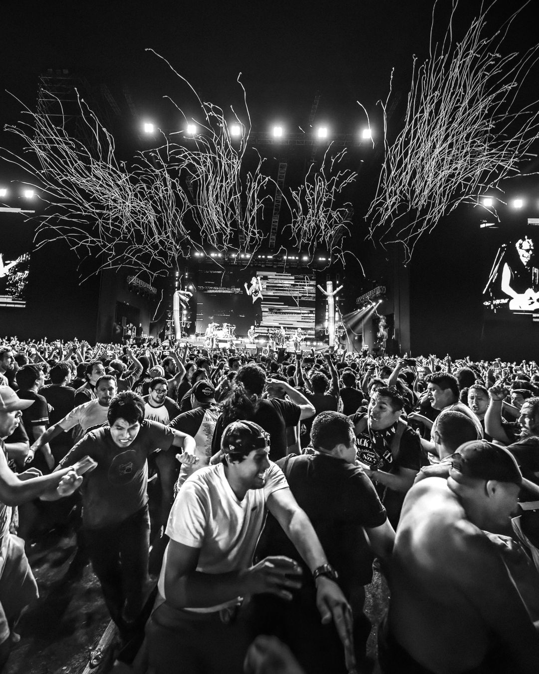 The Offspring live in Lima, Peru