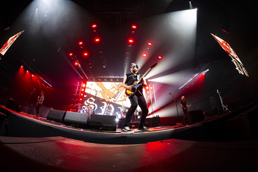 The Offspring live in Rio de Janeiro, Brazil